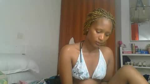 Snapshot of sweet_melod chatting on April 2026 02:21:01 AM Linda online show from April 2026 02:21:01 AM