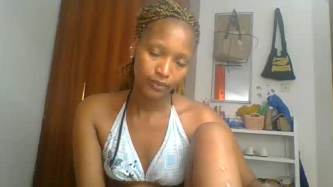 Snapshot of sweet_melod chatting on May 2026 02:05:01 AM Linda online show from May 2026 02:05:01 AM