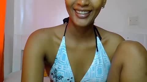 Snapshot of sweet_melod chatting on May 2026 05:27:01 AM Linda online show from May 2026 05:27:01 AM