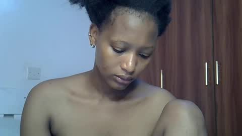 Snapshot of sweet_melod chatting on May 2026 02:18:01 AM Linda online show from May 2026 02:18:01 AM