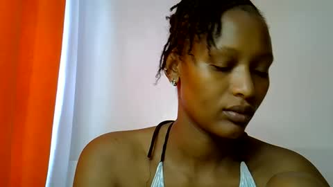 Snapshot of sweet_melod chatting on May 2026 05:03:02 AM Linda online show from May 2026 05:03:02 AM