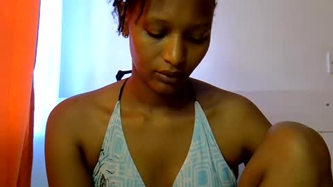 Snapshot of sweet_melod chatting on May 2026 05:25:03 AM Linda online show from May 2026 05:25:03 AM