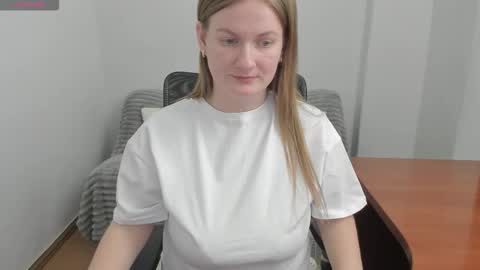 Mila online show from February 2026 09:42:01 PM