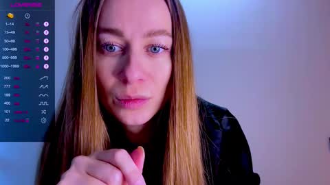 Mia online show from November 2025 11:56:02 AM