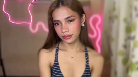 Snapshot of sweet_nikki03 chatting on September 2025 09:23:02 AM sweet_nikki03 online show from September 2025 09:23:02 AM