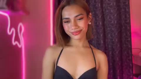Snapshot of sweet_nikki03 chatting on October 2025 06:16:02 PM sweet_nikki03 online show from October 2025 06:16:02 PM