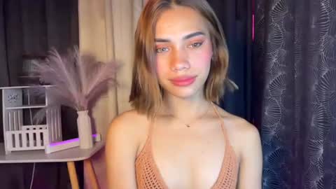 Snapshot of sweet_nikki03 chatting on October 2025 05:23:02 PM sweet_nikki03 online show from October 2025 05:23:02 PM
