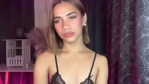 Snapshot of sweet_nikki03 chatting on October 2025 04:51:01 PM sweet_nikki03 online show from October 2025 04:51:01 PM