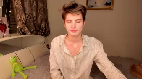 kira online show from March 2025 10:21:02 PM