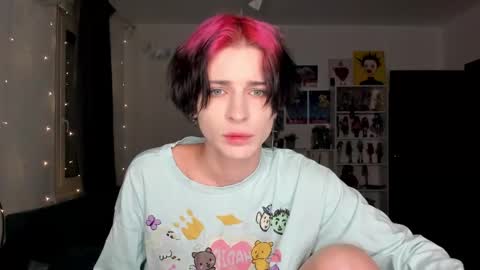 kira online show from November 2025 03:45:01 PM