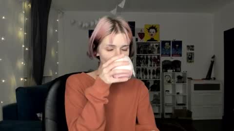 kira online show from February 2026 05:05:02 PM