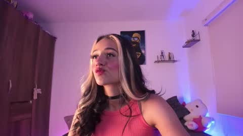 Penny  online show from September 2025 11:41:02 PM