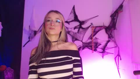 Penny  online show from October 2025 11:27:01 PM