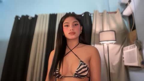 Snapshot of sweet_scarllet12 chatting on April 2026 03:28:02 PM SCARLLET online show from April 2026 03:28:02 PM