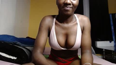 ellanah Tracie online show from December 2024 11:24:02 PM