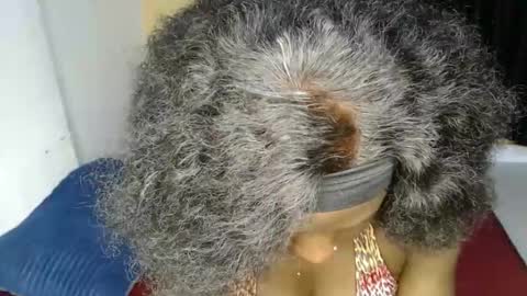 ellanah Tracie online show from October 2025 05:41:01 AM