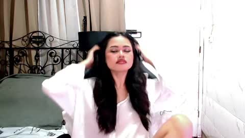 Leah online show from December 2025 09:59:01 AM