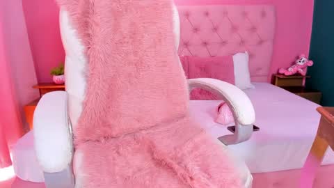 Snapshot of sweet_starxx chatting on February 2025 04:05:01 PM Yeileen online show from February 2025 04:05:01 PM