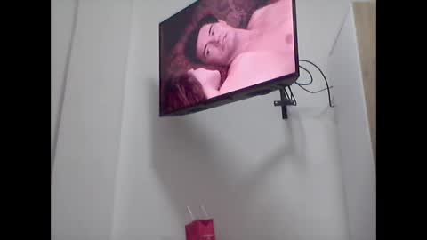 Snapshot of sweet_starxx chatting on February 2025 12:52:02 AM Yeileen online show from February 2025 12:52:02 AM