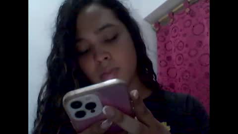 Snapshot of sweet_starxx chatting on March 2025 04:47:02 AM Yeileen online show from March 2025 04:47:02 AM