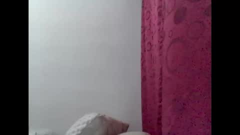 Snapshot of sweet_starxx chatting on March 2025 11:20:02 PM Yeileen online show from March 2025 11:20:02 PM