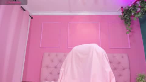 Snapshot of sweet_starxx chatting on January 2026 08:18:02 PM Yeileen online show from January 2026 08:18:02 PM