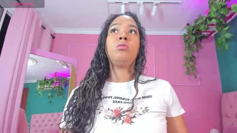 Snapshot of sweet_starxx chatting on March 2026 11:48:01 PM Yeileen online show from March 2026 11:48:01 PM