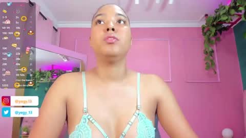Snapshot of sweet_starxx chatting on April 2026 09:50:01 PM Yeileen online show from April 2026 09:50:01 PM