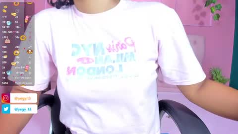 Snapshot of sweet_starxx chatting on May 2026 10:26:01 PM Yeileen online show from May 2026 10:26:01 PM