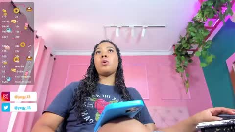 Snapshot of sweet_starxx chatting on June 2026 06:42:01 PM Yeileen online show from June 2026 06:42:01 PM