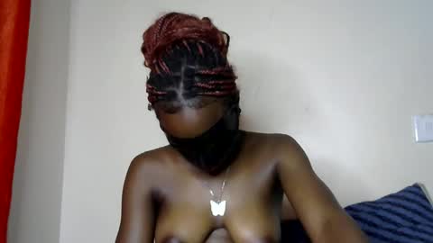 Snapshot of sweet_strawberina chatting on April 2026 09:31:02 PM sweet_strawberina online show from April 2026 09:31:02 PM