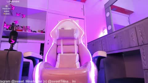 Snapshot of sweet_tiiina chatting on December 2024 03:13:02 AM online show from December 2024 03:13:02 AM