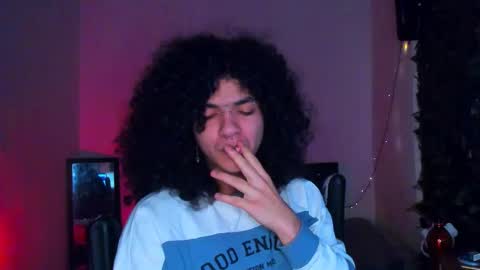 Snapshot of sweet_vond chatting on February 2026 01:27:02 PM Steven independent model online show from February 2026 01:27:02 PM