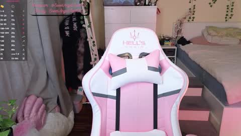 SweetAngel Striptease online show from September 2025 05:59:02 PM