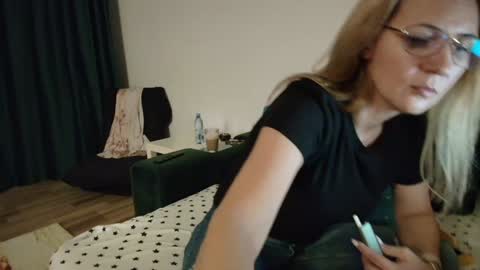 Ania online show from January 2025 08:58:01 PM