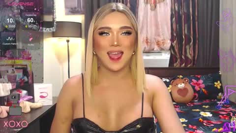 Snapshot of sweetbella118 chatting on December 2024 11:45:02 AM bella online show from December 2024 11:45:02 AM