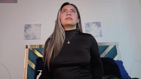 Cinthia online show from October 2025 01:17:02 PM
