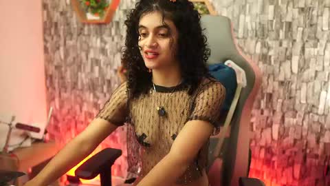 Snapshot of sweetbonii chatting on April 2026 07:50:02 PM Salom independent model online show from April 2026 07:50:02 PM