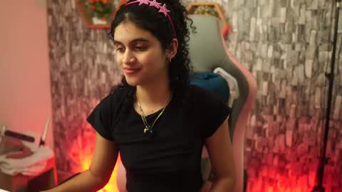 Snapshot of sweetbonii chatting on April 2026 07:58:01 PM Salom independent model online show from April 2026 07:58:01 PM