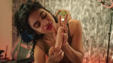 Snapshot of sweetbonii chatting on May 2026 04:24:02 PM Salom independent model online show from May 2026 04:24:02 PM