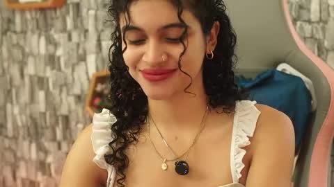 Snapshot of sweetbonii chatting on May 2026 07:10:01 PM Salom independent model online show from May 2026 07:10:01 PM
