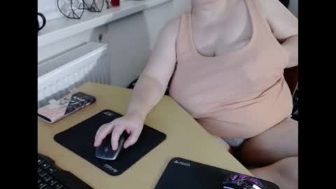 Sweetboobs85h online show from February 2025 08:11:02 PM