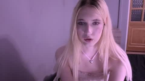 Snapshot of sweetcrystalll chatting on July 2026 06:54:02 PM sweetcrystalll online show from July 2026 06:54:02 PM