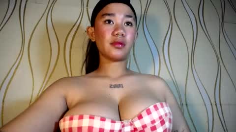 Snapshot of sweetdannica chatting on June 2026 07:23:02 PM Danni online show from June 2026 07:23:02 PM