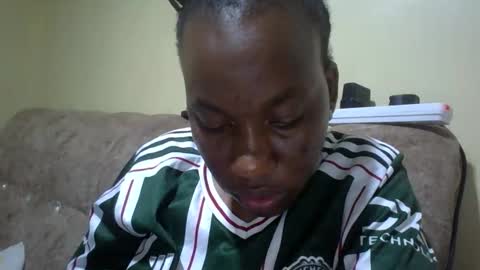 sweetdiva2012 online show from April 2026 06:05:02 PM