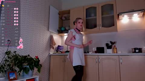 sweeteRose online show from November 2025 05:46:02 PM