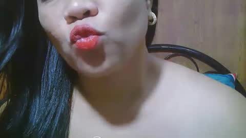 Snapshot of sweeteyes69xx chatting on April 2026 06:52:01 AM sweeteyes69xx online show from April 2026 06:52:01 AM
