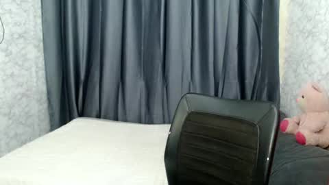 Snapshot of sweetgirl_jen chatting on June 2026 11:51:02 PM PureJenny online show from June 2026 11:51:02 PM