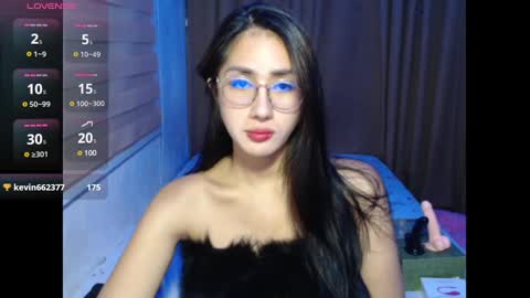 Snapshot of sweetgirl_wendyxx chatting on December 2024 06:37:02 PM Wendy  online show from December 2024 06:37:02 PM