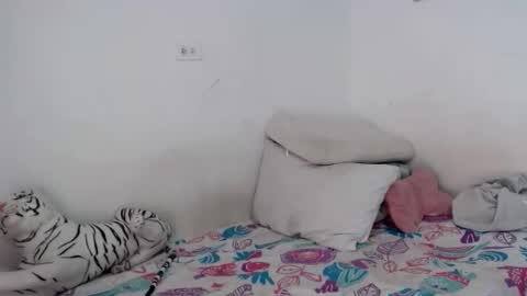 sweetgirsl online show from May 2026 07:43:01 PM